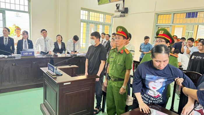  HĐXX quyết định hoãn phiên toà, ngày 13-10 mở lại phiên xét xử sơ thẩm 