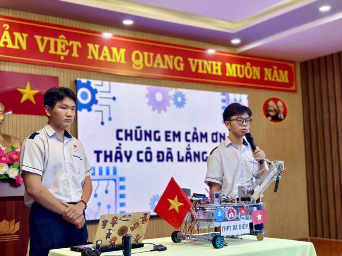  Nhiều tính mới về AI, IoT được học sinh Trường THPT Bà Điểm đưa vào đề tài nghiên cứu 