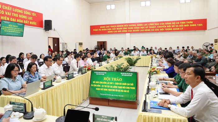  Quang cảnh hội thảo 