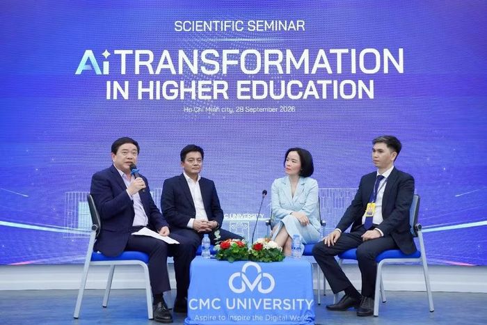 Các chuyên gia chia sẻ tại hội thảo. Ảnh: NTCC.