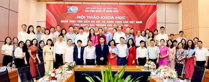 Các đại biểu tham gia hội thảo.