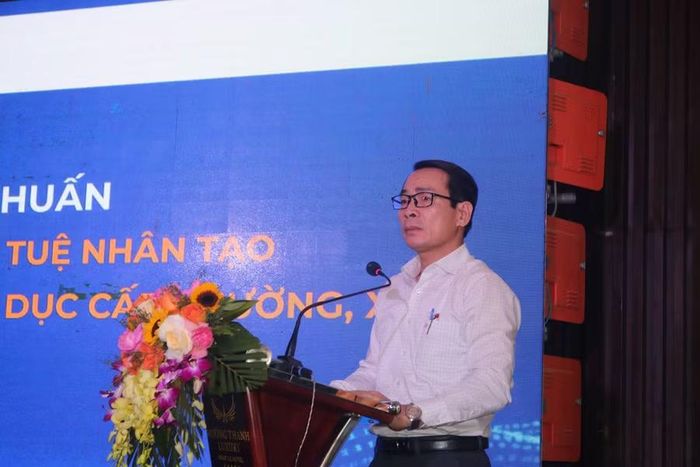 Ông Mai Huy Phương, Phó Giám đốc Sở GD&ĐT tỉnh Quảng Trị phát biểu chào mừng.
