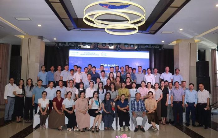 Đại biểu chụp ảnh lưu niệm tại lớp tập huấn.