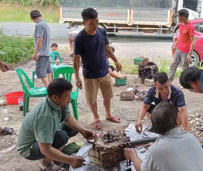 Học viên hứng thú học thực hành. Ảnh NTCC.