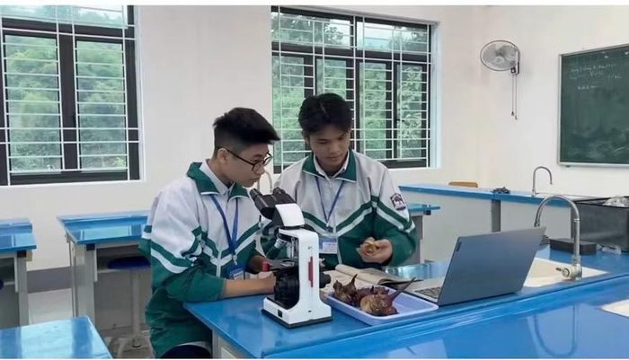 Việc xây dựng môi trường quản trị số, giúp học sinh tiếp cận kiến thức hiệu quả hơn.