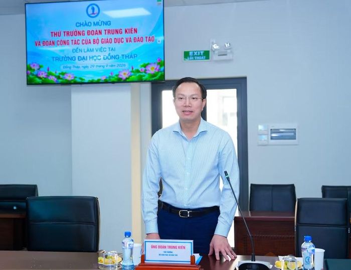 Thứ trưởng Đoàn Trung Kiên chia sẻ tại buổi gặp gỡ.