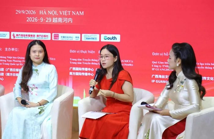 Bà Phạm Thúy Hằng, Trưởng Ban Chính trị - Đối ngoại, Báo Thế giới và Việt Nam, Bộ Ngoại giao, chia sẻ tại Toạ đàm. (Ảnh: Trung Anh)