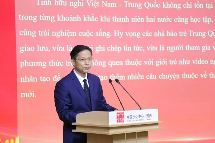 Tổng Biên tập Nhật báo Quảng Tây Lưu Côn cho rằng, tình hữu nghị Việt Nam-Trung Quốc không chỉ tồn tại trong ký ức lịch sử, mà còn diễn ra trong từng khoảnh khắc, khi thanh niên hai nước cùng học tập, làm việc, khởi nghiệp và cùng trải nghiệm cuộc sống. (Ảnh: Trung Anh)