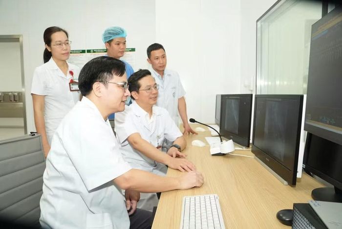 Như vậy, triệt đốt không còn chỉ được xem là lựa chọn sau khi thuốc thất bại trong mọi trường hợp mà đã trở thành một phương pháp quan trọng trong điều trị nhiều loại rối loạn nhịp. Ảnh: Kim Long
