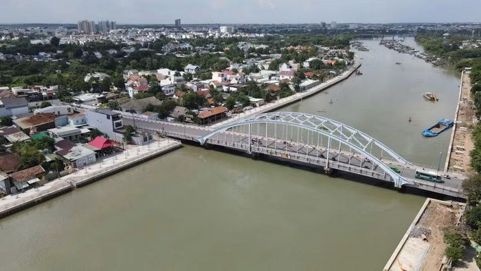 HoREA đề nghị bổ sung quy định thu hồi, hủy Giấy chứng nhận quyền sử dụng đất đối với trường hợp thửa đất bị tiêu hủy, không còn tồn tại do thiên tai, biến đổi khí hậu. Ảnh minh họa/Văn Dũng