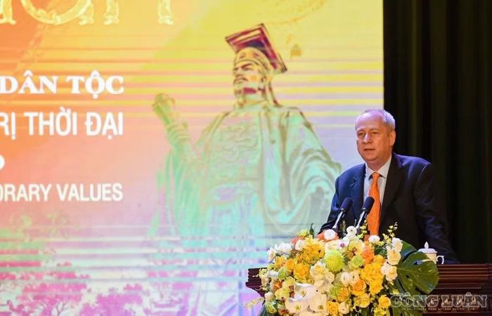 GS.TS Andrew Hardy, Viện Viễn đông bác cổ Pháp trình bày tham luận