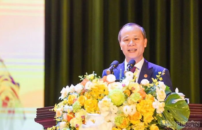 Ông Mai Sơn, Phó Chủ tịch Thường trực UBND thành phố Bắc Ninh phát biểu tại hội thảo