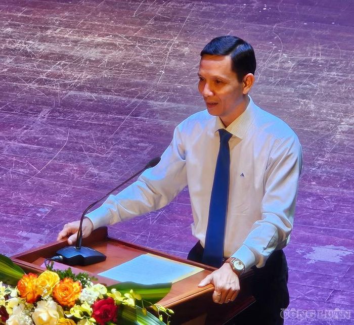 Ông Đỗ Thanh Bình, Phó Giám đốc Sở Văn hóa, Thể thao và Du lịch Hải Phòng, Trưởng ban Tổ chức cuộc thi phát biểu khai mạc.