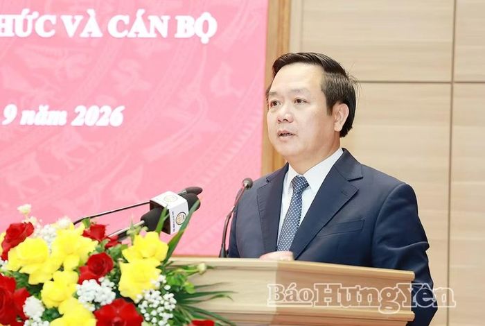 Ủy viên Ban Chấp hành Trung ương Đảng, Bí thư Tỉnh ủy Hưng Yên Phạm Quang Ngọc phát biểu giao nhiệm vụ. Ảnh: Báo Hưng Yên.