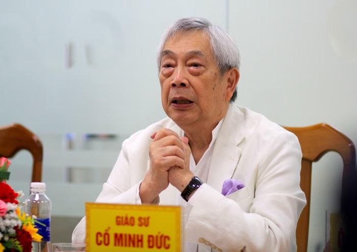 Giáo sư Cổ Minh Đức.