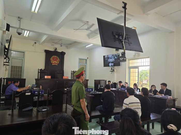 Hội trường trước giờ xét xử.