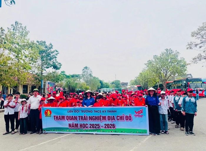 Học sinh tại một trường học ở Hà Tĩnh trong hoạt động ngoại khóa, trải nghiệm.