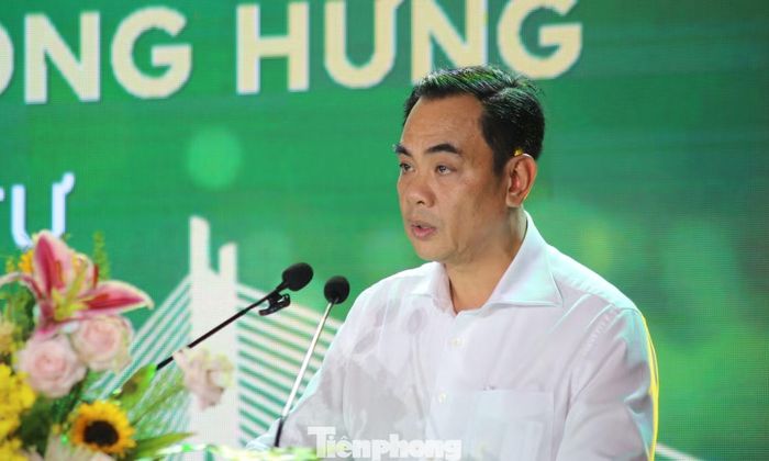 Ông Trần Trọng Thủy, Giám đốc Ban Quản lý dự án Đầu tư xây dựng công trình giao thông TP. Đồng Nai phát biểu tại lễ khởi công