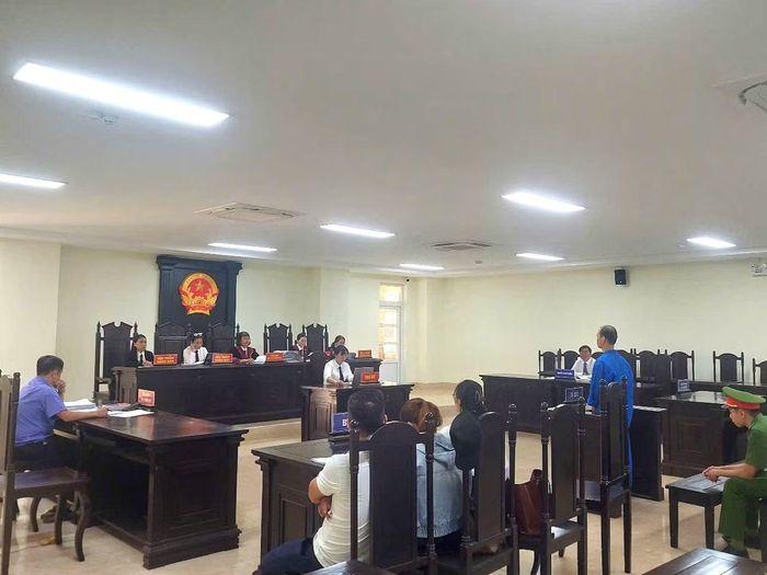 Toàn cảnh phiên toà.