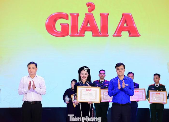 Tác giả Vũ Dương Bảo Châu nhận giải A với tác phẩm “Biên cương số - Khát vọng đồng hành của tuổi trẻ tiên phong”.