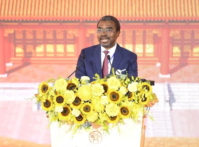 Ông Lazare Eloundou Assomo đánh giá cao quá trình hợp tác trong việc phục dựng Điện Kính Thiên.
