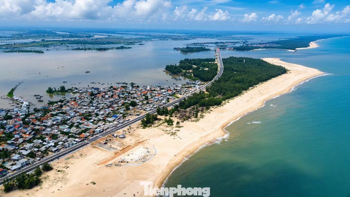 Tại nhiều vị trí, các khu đất từng là nơi mai táng người chết nay đã được giải phóng mặt bằng, san gạt, tạo quỹ đất sạch và cải tạo địa hình. Tiến độ triển khai dự án được đẩy nhanh để đảm bảo theo các mốc thời gian hoàn thành đã đề ra. Dự kiến đầu năm 2027 sẽ bắt đầu đưa vào khai thác dự án.