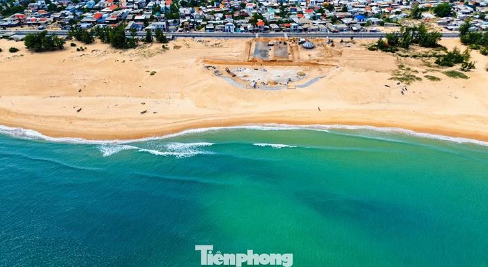 Theo quy hoạch, nơi đây sẽ trở thành quảng trường trung tâm, khu công viên cây xanh, dịch vụ và hệ thống giao thông nội bộ. Công trình được kỳ vọng trở thành điểm sinh hoạt cộng đồng, nơi tổ chức sự kiện và các hoạt động văn hóa biển tiêu biểu của TP. Huế trong tương lai.