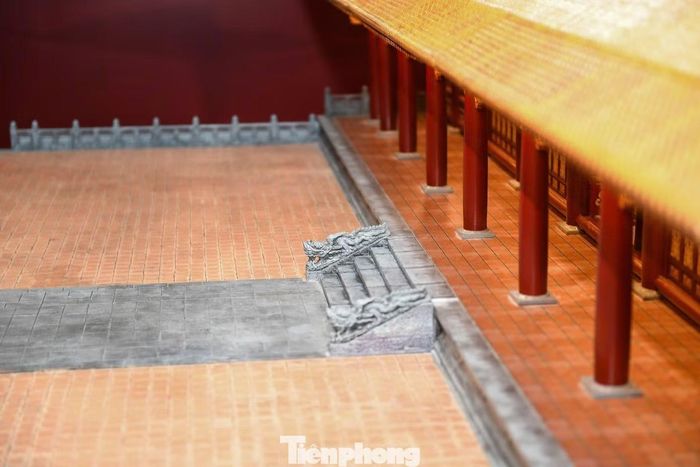 Được UNESCO ghi danh là Di sản Thế giới năm 2010, Khu Trung tâm Hoàng thành Thăng Long - Hà Nội chứa đựng những giá trị nổi bật về lịch sử, văn hóa, khảo cổ và kiến trúc, phản ánh tiến trình hơn 1.000 năm của Thăng Long - Hà Nội. Điện Kính Thiên giữ vị trí quan trọng trong di sản thế giới được UNESCO ghi danh.