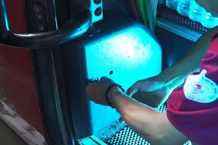  Tình trạng ngập cũng ảnh hưởng trực tiếp đến các doanh nghiệp vận tải. Các doanh nghiệp vận tải hành khách liên tục phải khắc phục sự cố tại hệ thống cửa lên xuống do nước dâng cao﻿ làm chập, hỏng hệ thống điện. 