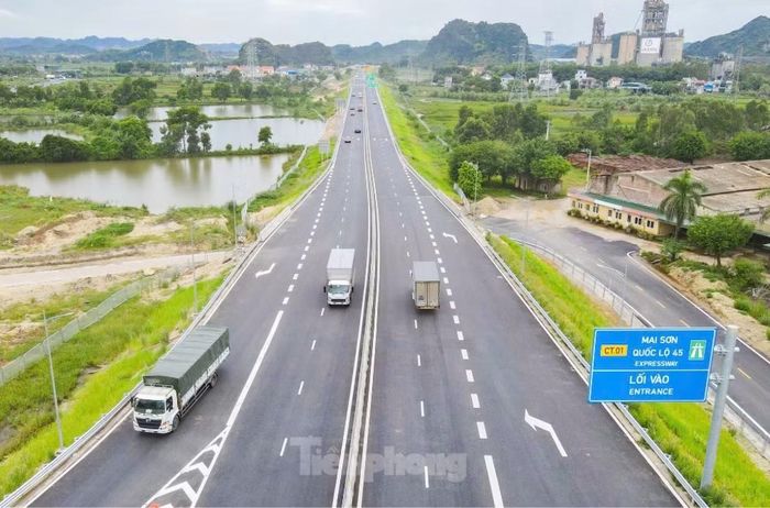  Một đoạn cao tốc Bắc - Nam hiện tại. Ảnh: Lộc Liên. 