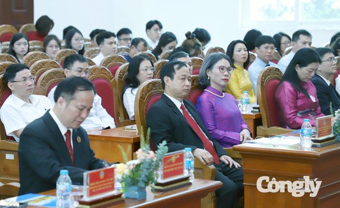 Các đại biểu dự buổi lễ