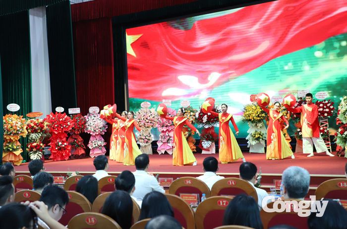 Tiết mục văn nghệ chào mừng