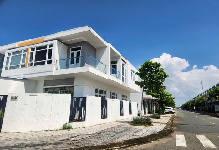 Phát hiện hàng loạt sai phạm tại các dự án nhà ở xã hội An Giang. Ảnh: KL