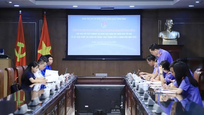 Toàn cảnh buổi làm việc.