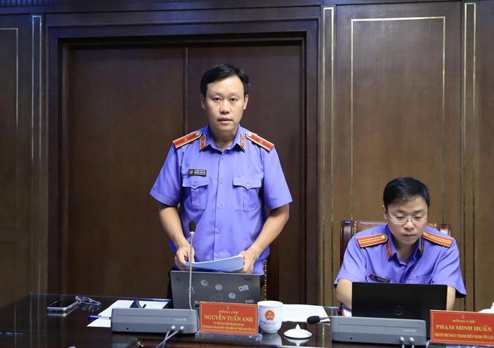 Đồng chí Nguyễn Tuấn Anh, Ủy viên Ban Chấp hành Đảng bộ, Bí thư Đoàn Thanh niên VKSND tối cao phát biểu tại buổi làm việc.
