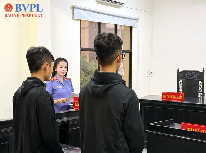 Kiểm sát viên VKSND khu vực 3 phát biểu tại phiên họp.