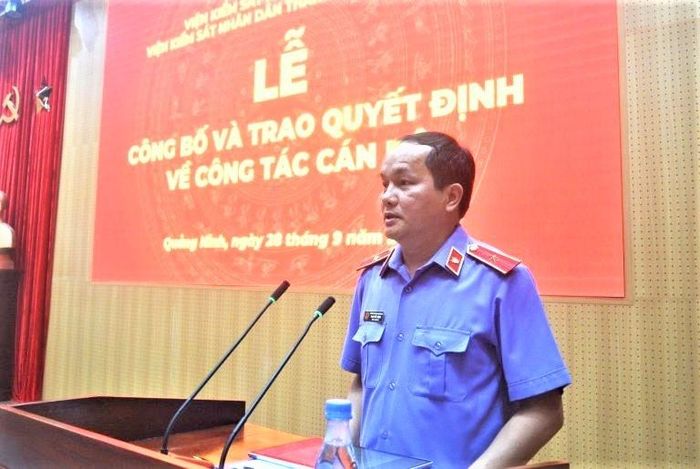  Đồng chí Phạm Viết Vượng, Viện trưởng VKSND TP Hải Phòng phát biểu giao nhiệm vụ.
