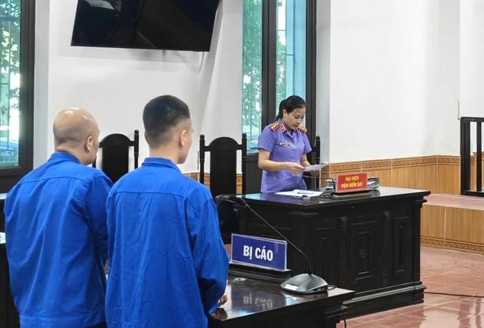 Đồng chí Kiều Thị Mai, Phó Viện trưởng VKSND khu vực 8 thực hành quyền công tố, kiểm sát xét xử tại phiên toà.