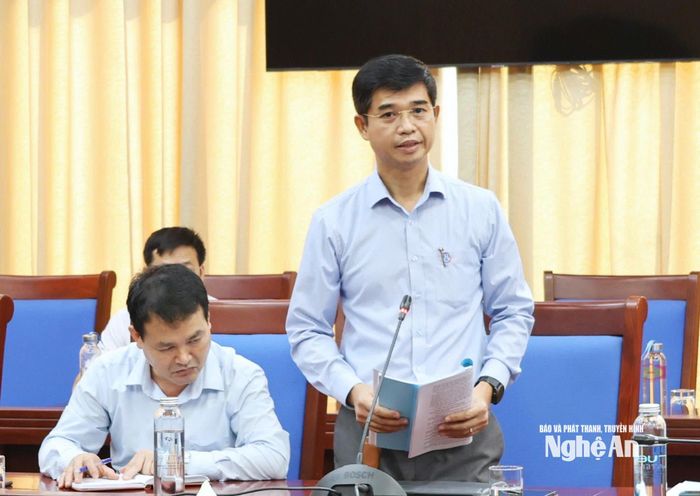 Phó Giám đốc Sở Khoa học và Công nghệ Nguyễn Khắc Lâm góp ý vào dự thảo Đề án. Ảnh: Lê Hằng