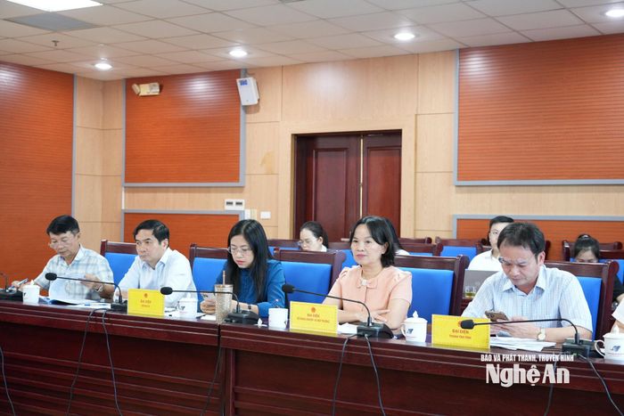Đại diện các sở, ngành tham gia cuộc làm việc. Ảnh: T.P