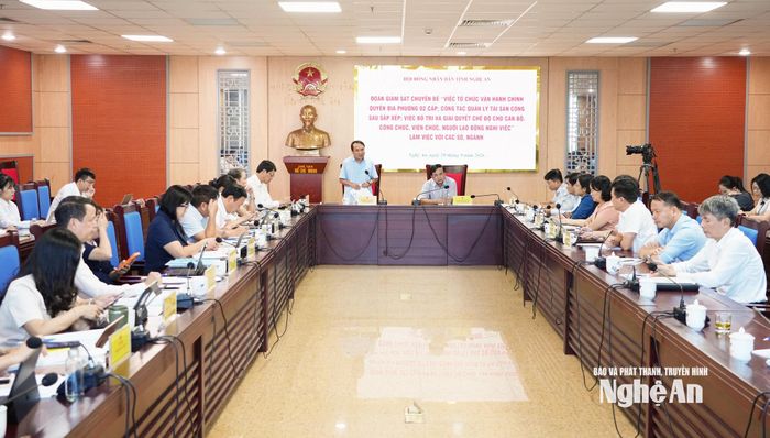 Toàn cảnh cuộc làm việc. Ảnh: T.P