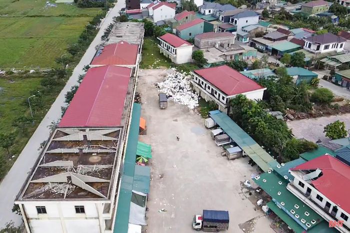 Dự án được đầu tư theo hình thức xã hội hóa, với tổng vốn hơn 140 tỷ đồng. Chợ được quy hoạch gồm 3 khu chức năng chính: khu ki-ốt kinh doanh bách hóa, dịch vụ tổng hợp; khu đình chợ truyền thống và khu kinh doanh ngoài trời.