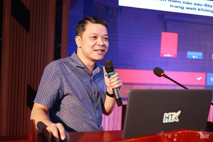 Ông Trịnh Anh Tuấn - Trưởng phòng Khởi nghiệp Đổi mới sáng tạo, Viện Khoa học kinh tế hợp tác thuộc Liên minh HTX Việt Nam trình bày các nội dung tại lớp bồi dưỡng.