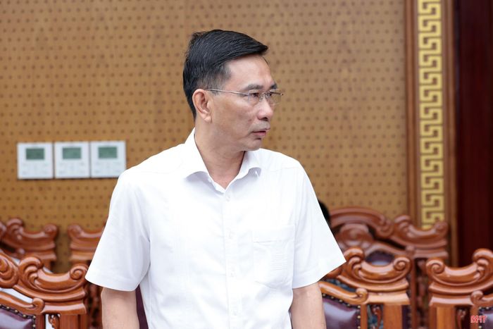 Đồng chí Nguyễn Viết Trường - Giám đốc Sở VH-TT&DL phát biểu tại cuộc họp.