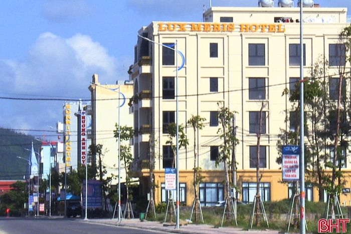 Tốc độ xây dựng khách sạn, nhà nghỉ, nhà hàng ở khu vực phía nam Thiên Cầm phát triển nhanh.