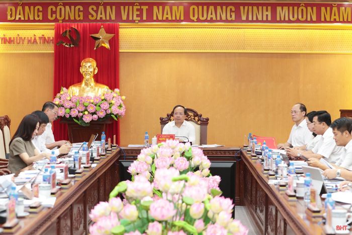 Toàn cảnh Hội nghị lần thứ 42 của BTV Tỉnh ủy.