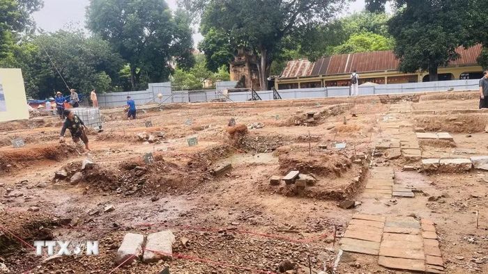 Hiện trường khai quật khu vực Chính Điện Kính Thiên năm 2026 tại hố khai quật khảo cổ số 9 Hoàng Diệu. (Ảnh: Tuyết Mai/TTXVN)