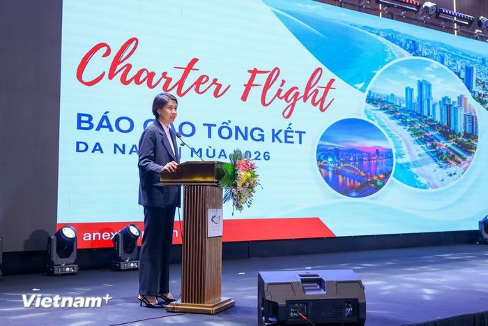 Bà Võ Thái Minh - Giám đốc Hợp đồng Công ty ANEX Việt Nam phát biểu tại hội nghị "Đà Nẵng - Nga và CIS". (Ảnh: Thanh Phong/Vietnam+)