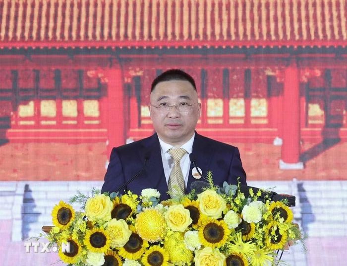 Ông Trần Minh Sơn, Thành viên Hội đồng Sáng lập, Phó Chủ tịch thường trực Tập đoàn Sun Group, đại diện đơn vị thi công phát biểu. (Ảnh: Thống Nhất/TTXVN)