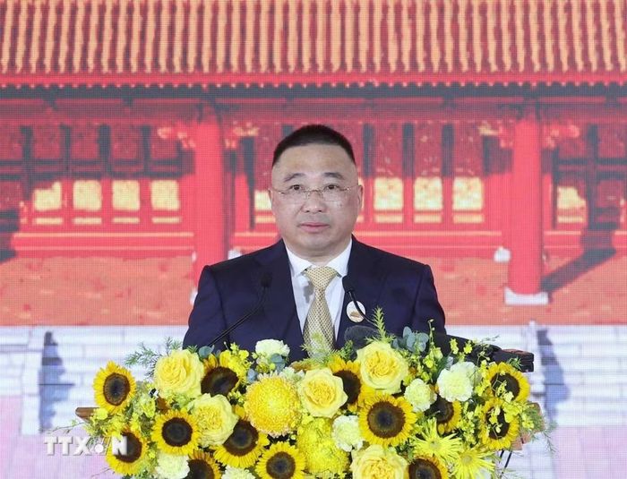 Ông Trần Minh Sơn, Thành viên Hội đồng Sáng lập, Phó Chủ tịch thường trực Tập đoàn Sun Group, đại diện đơn vị thi công phát biểu. (Ảnh: Thống Nhất/TTXVN)